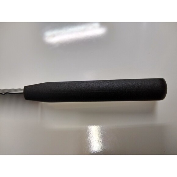 Kuhn Rikon Colori+ Non-Stick Serrated Paring Knife with Safety Sheath (China) - Picture 4 of 9